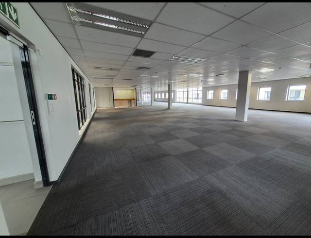 567M² OFFICE TO LET IN RIVONIA